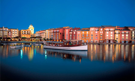 The Bay Harbor Piazza at Loews Portofino Bay Resort (Photo: Loews Portofino Bay Resort)