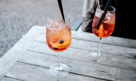 Get your boozy brunch fix with Orlando’s finest bottomless mimosas (Photo:Tomasz Rynkiewicz/Unsplash)