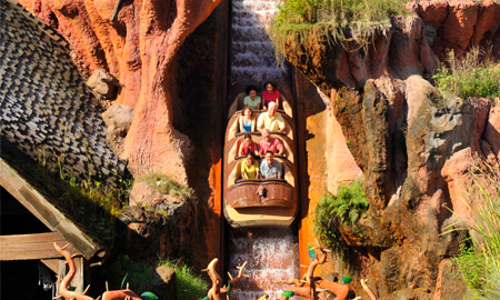Make a splash at your Disney vacation by riding one of the best rides, Splash Mountain (Photo: Walt Disney World News)