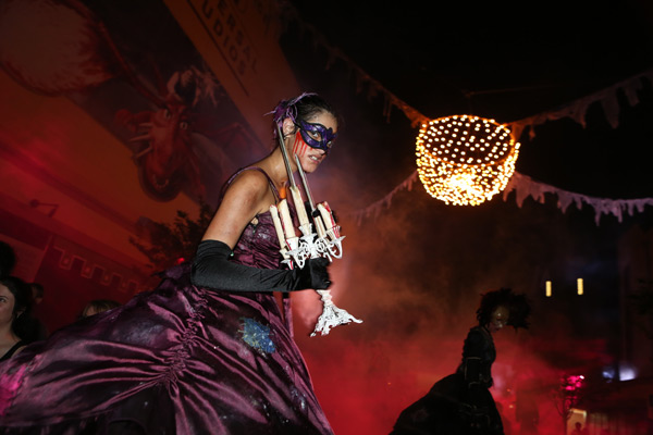 MASKerade: Unstitched is one of the first Scare Zones you&rsquo;ll encounter this year at HHN 24.